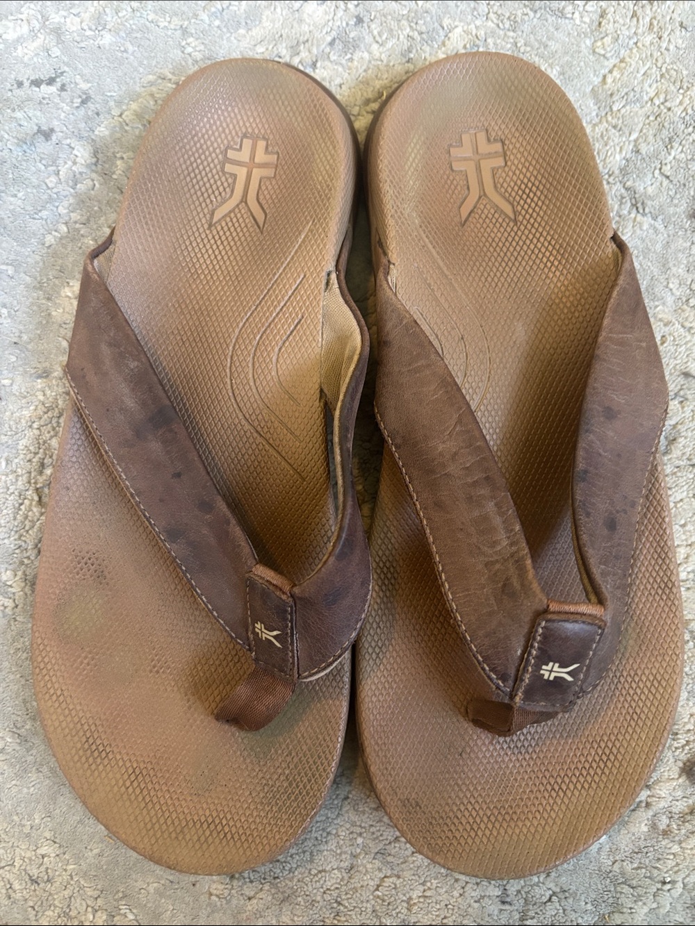 KURU Men's Brown Leather Flip-Flop Sandals
